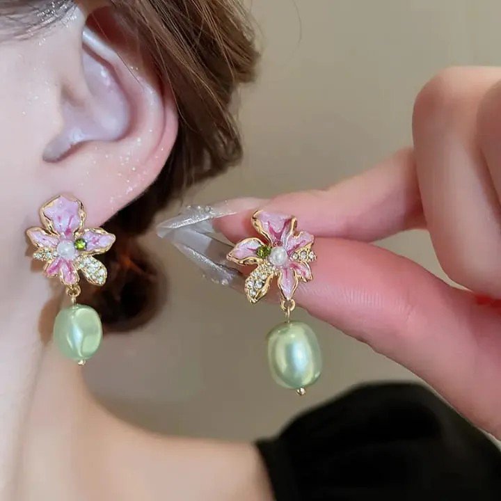 Faux Pearl Flower Stud Earrings PSE-M1093 PSE-M1093_01.jpeg