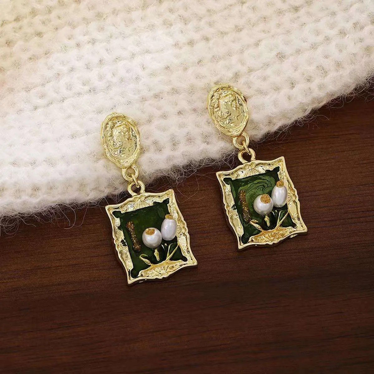 Court Oil Painting Framed Baroque Pearl Flower Stud Earrings PSE-M1154 PSE-M1154_03.jpeg