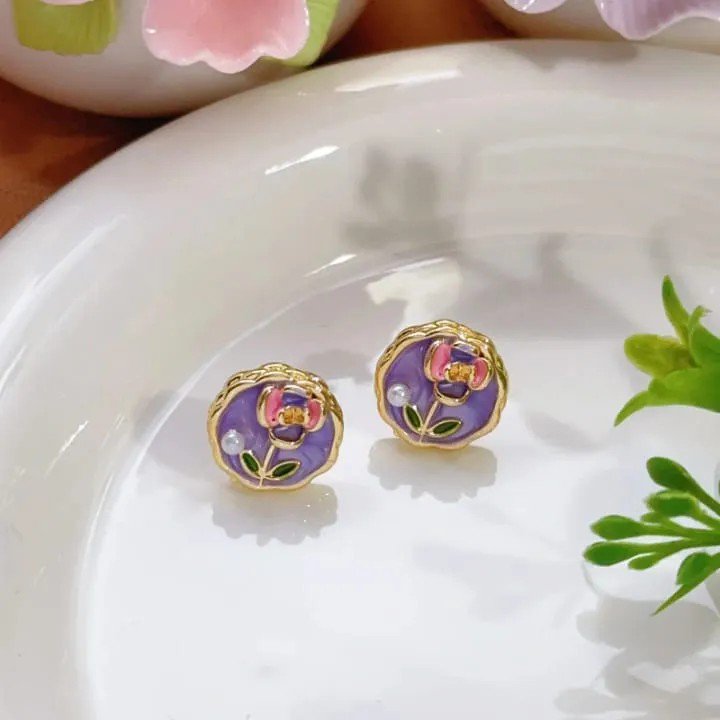 Floral Pearl Unique Luxurious Sophisticated Stud Earrings | AUREX Korean-Inspired Earrings PSE-M1437 PSE-M1437_04.jpeg
