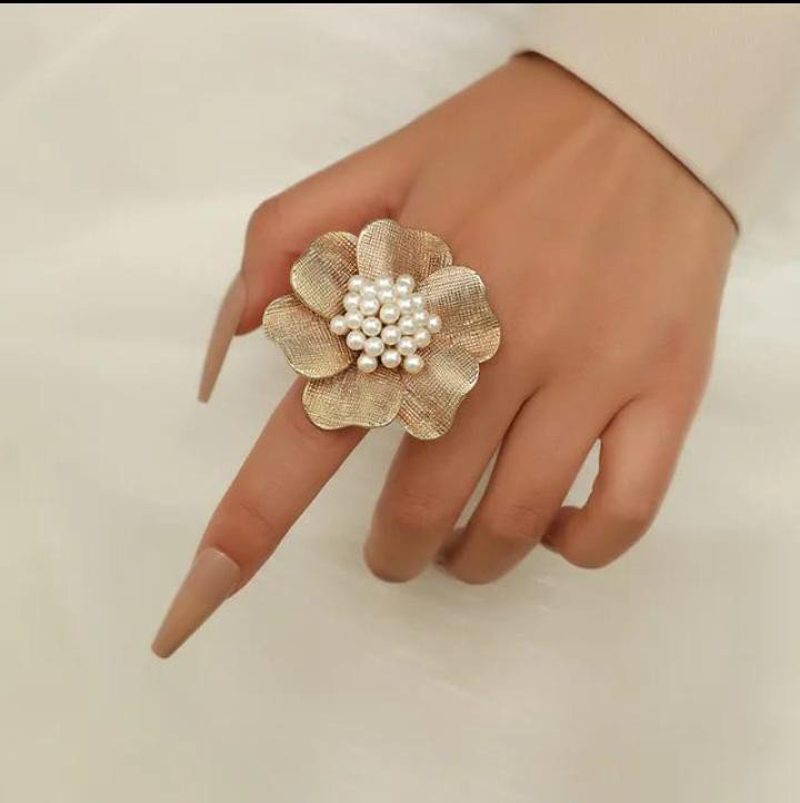 Elegant Pearl Flower Ring | PSE-M392