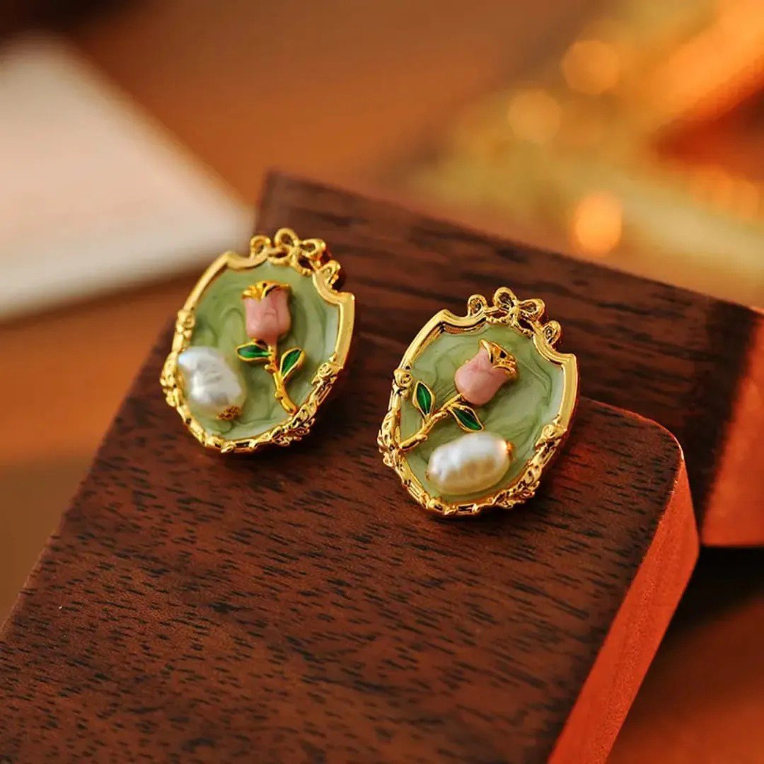 Green Oil Painting Inspired Pearl Flower Earrings PSE-M656 PSE-M656_01.jpeg