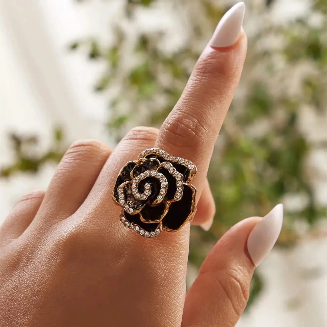 Gold-Plated Stone Studded Black Rose Shape Finger Ring | PSE-M917