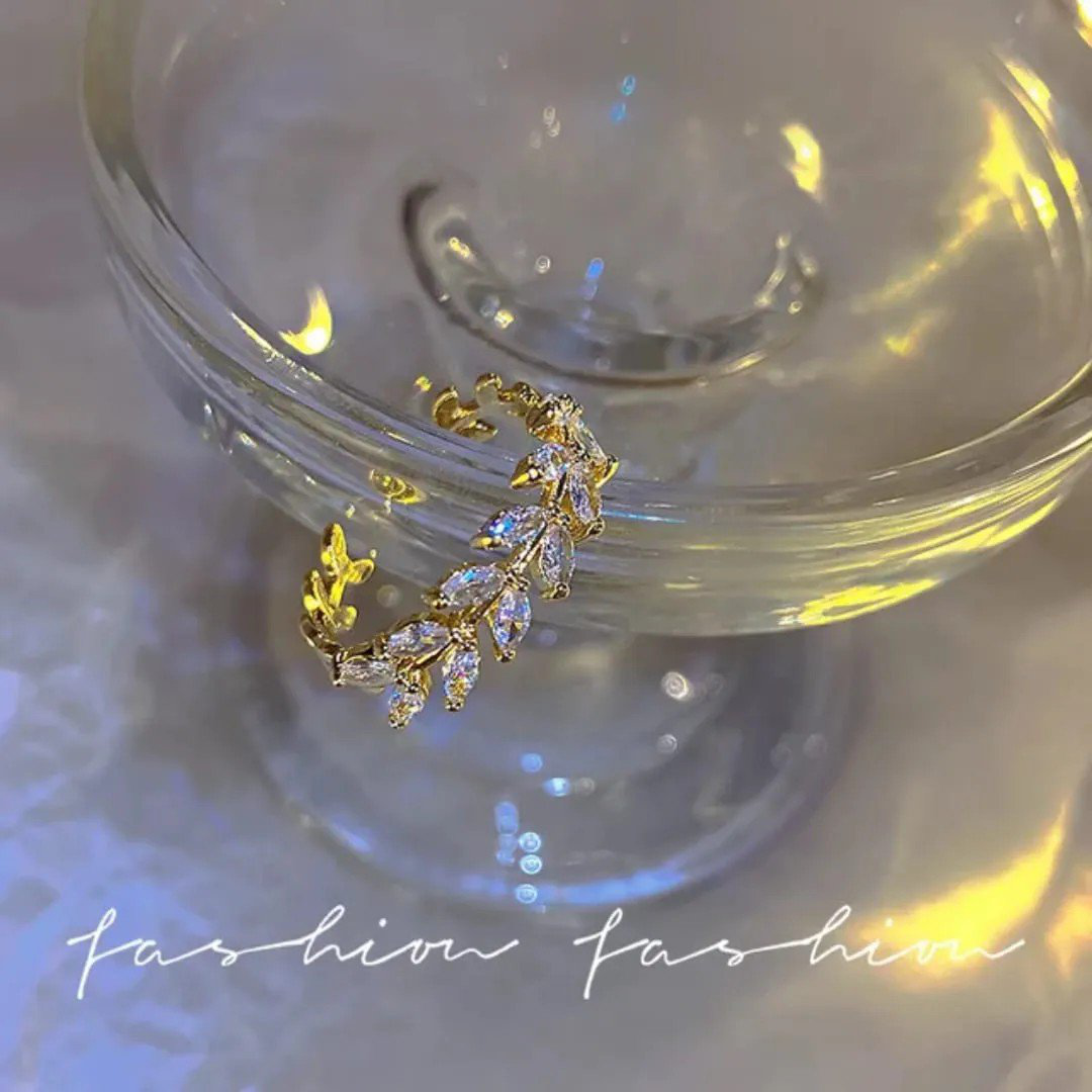 Elegant Gold-Plated Leaf Design Crystal Ring | PSE-M942