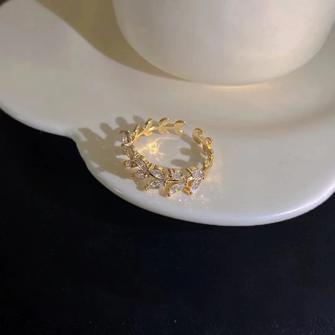 Elegant Gold-Plated Leaf Design Crystal Ring | PSE-M942
