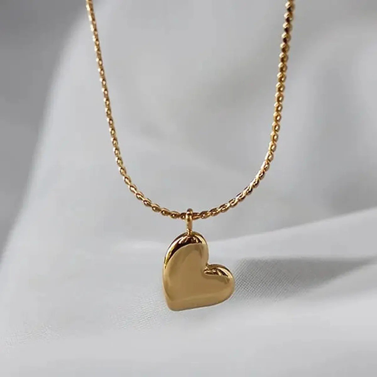 Gold Plated Minimal Heart Shaped Pendant Necklace with Chain - view 3