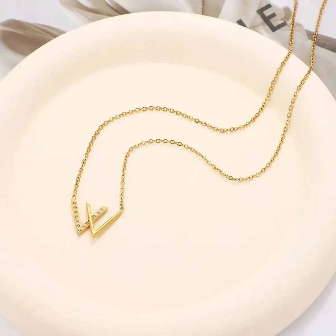 Letter W Party Diamond Pendant Necklace - view 4